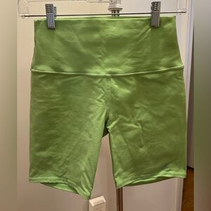 7" High-Waist Biker Short